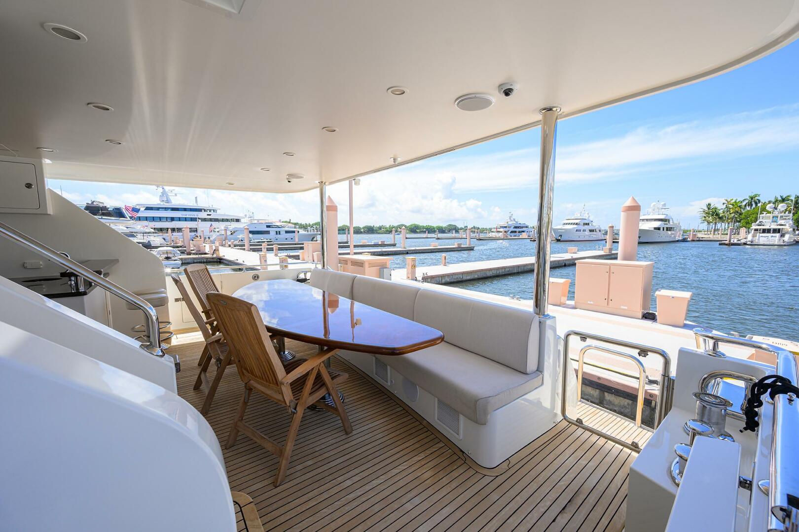CLAYPEN 90ft Ocean Alexander Yacht For Sale