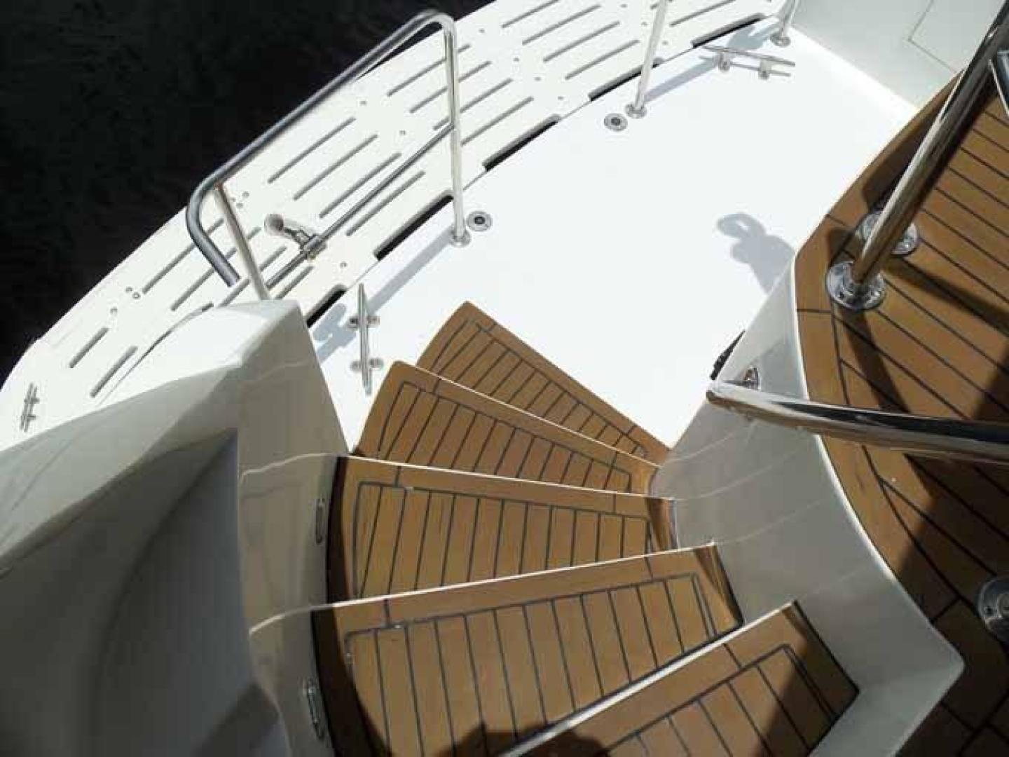 DUCHESS 74ft Hatteras Yacht For Sale