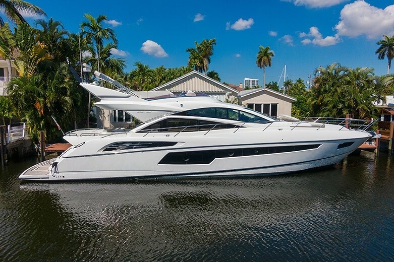 Sunseeker Sport Yacht 68 — LONG WAY ROUND