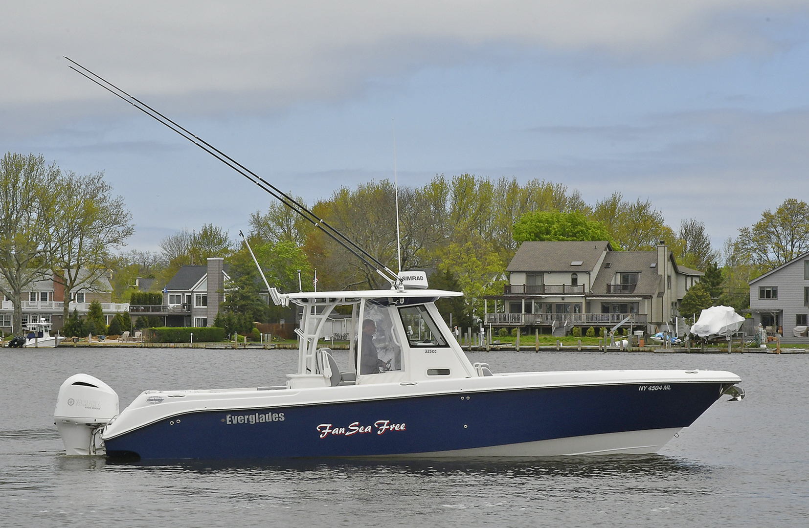 2016 Everglades 32 Center Console Yacht For Sale Fan Sea Free SI Yachts