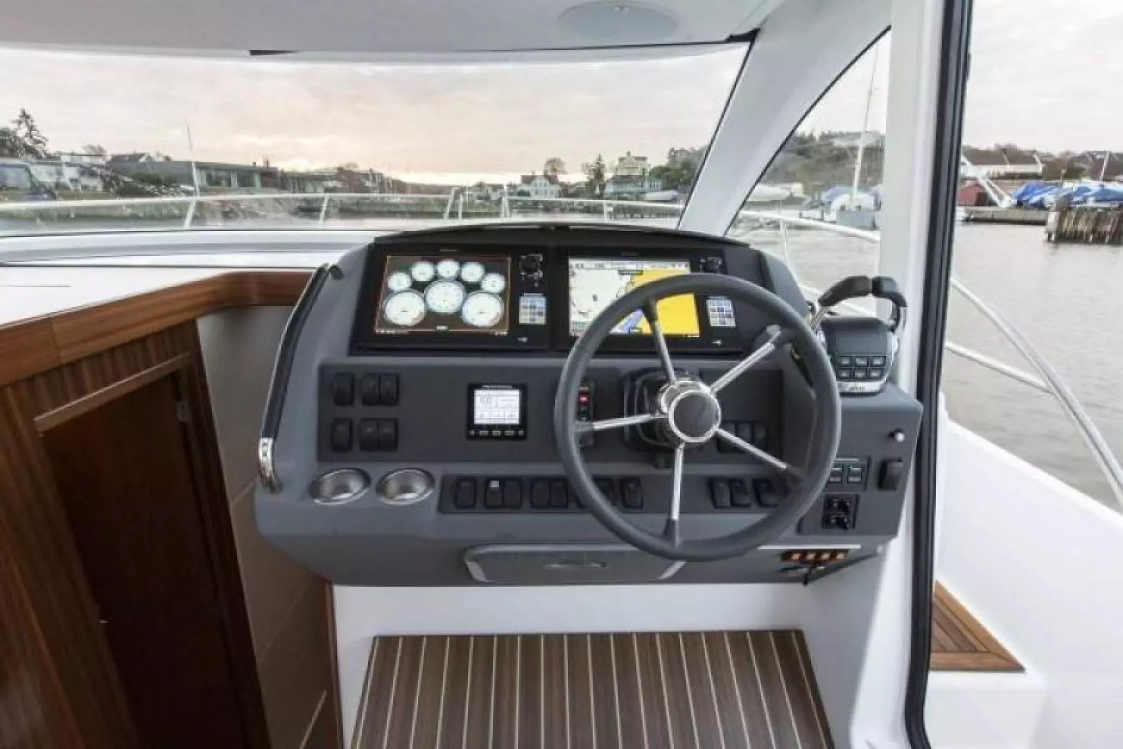 Nimbus 405 Coupé Yacht For Sale