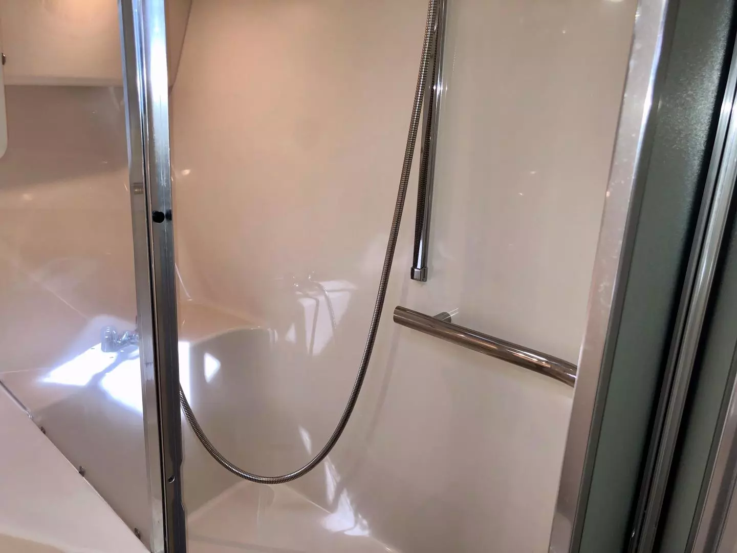 Sea Ray 400 Express Cruiser Yacht For Sale