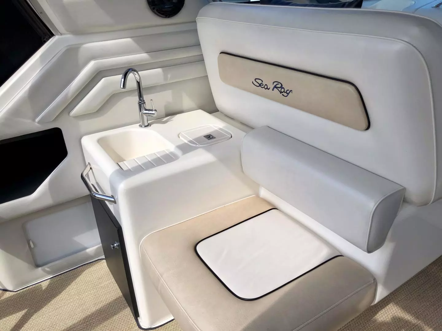 Sea Ray 400 Express Cruiser Yacht For Sale