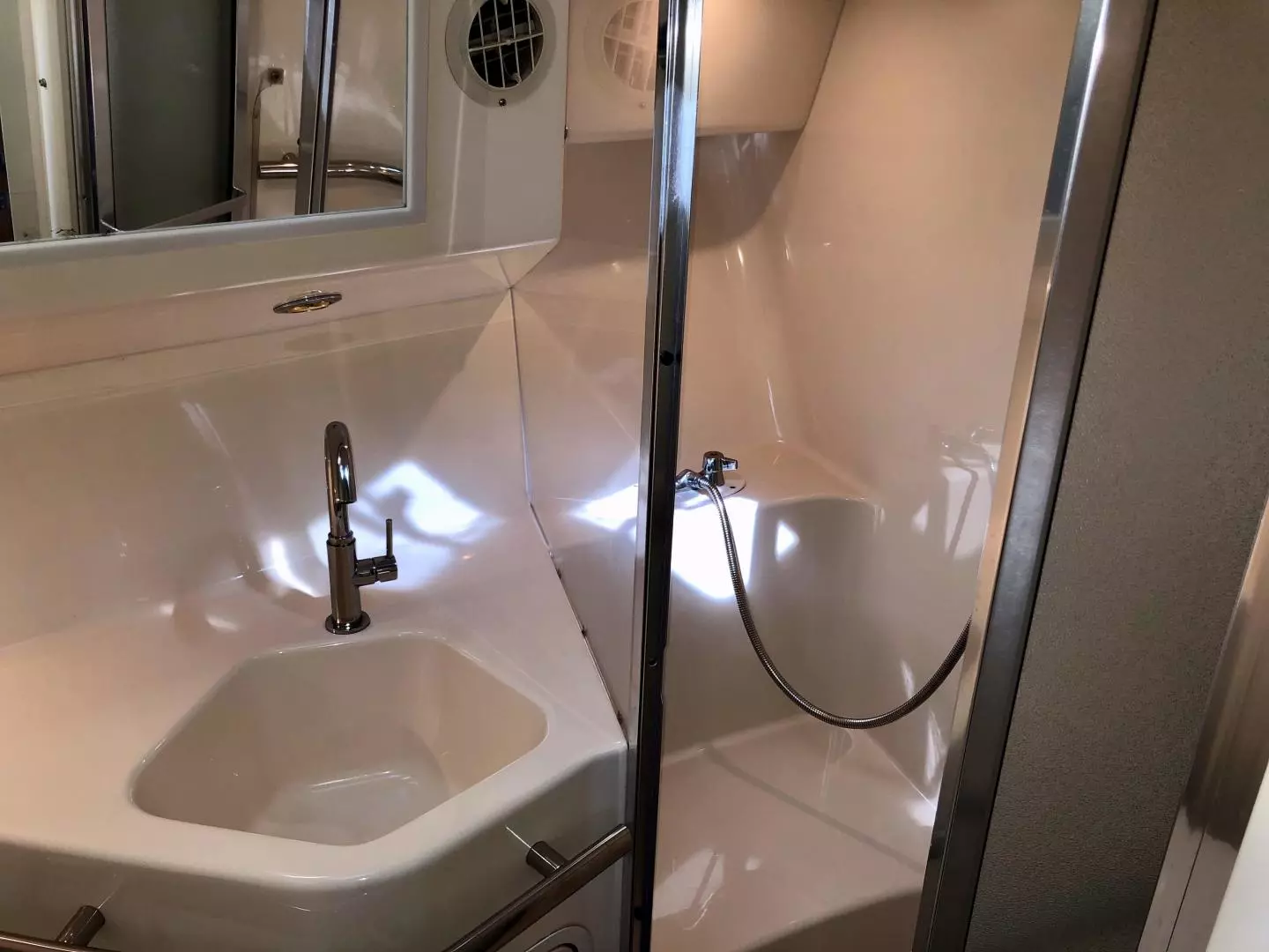 Sea Ray 400 Express Cruiser Yacht For Sale