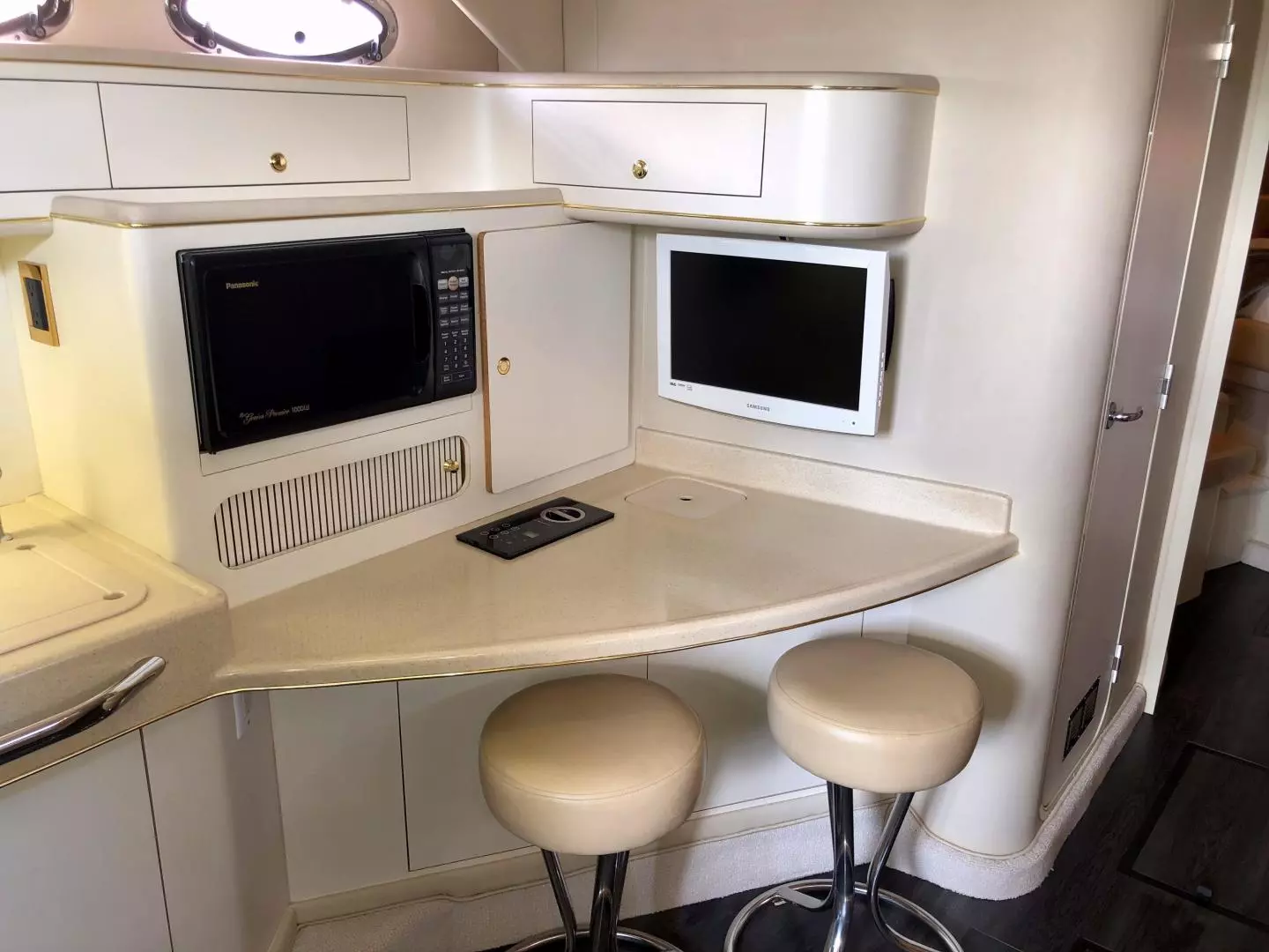Sea Ray 400 Express Cruiser Yacht For Sale