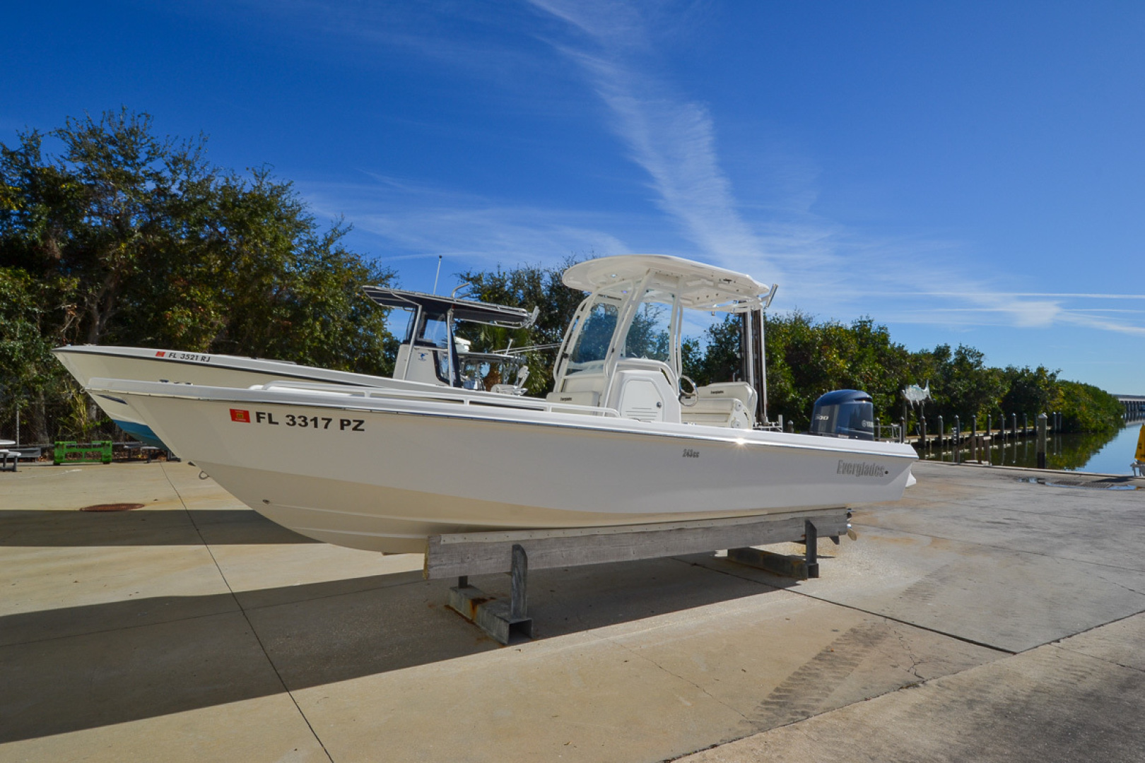25' 2016 Everglades 243 cc | Tampa Yacht Sales