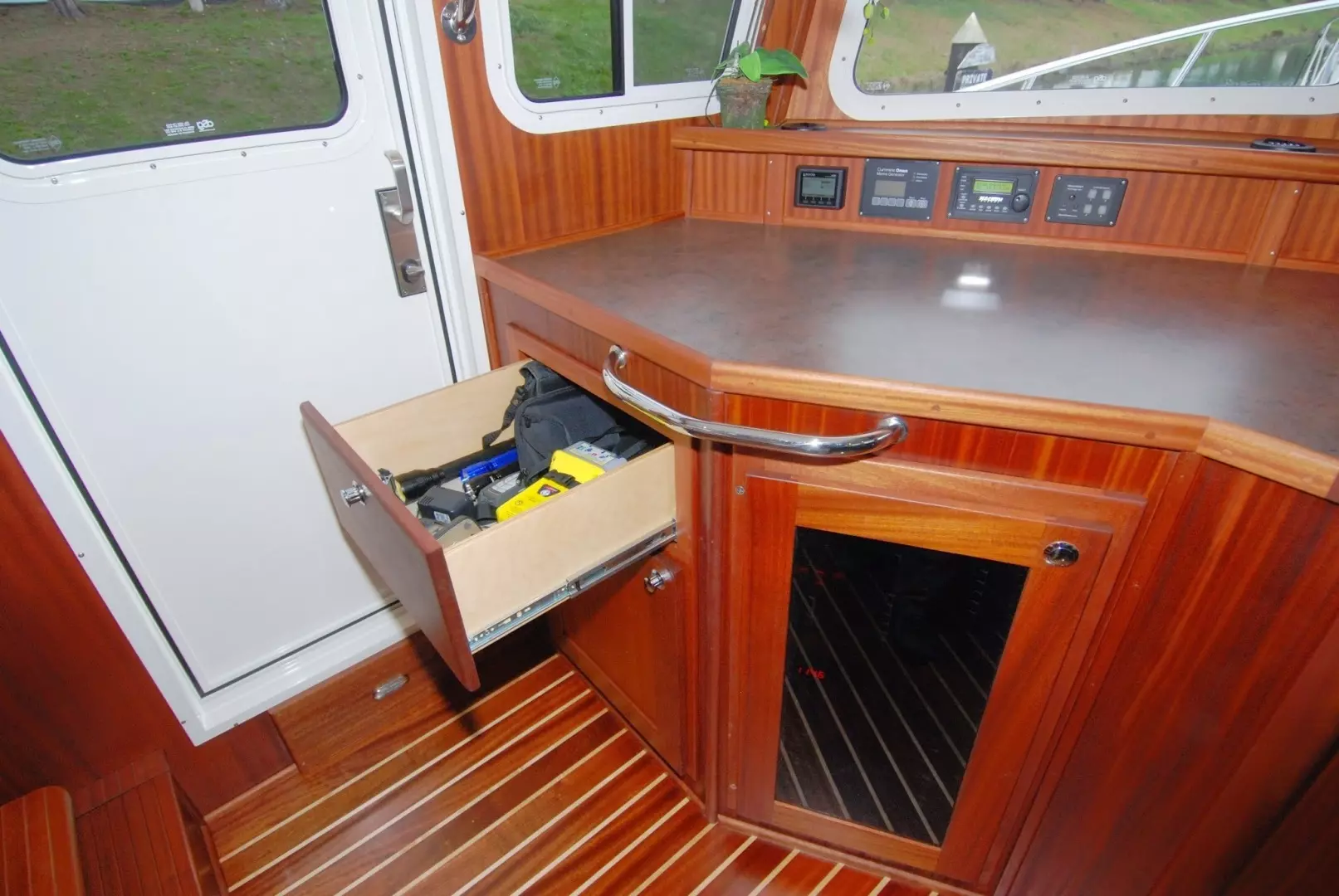 American Tug 485 Yacht For Sale