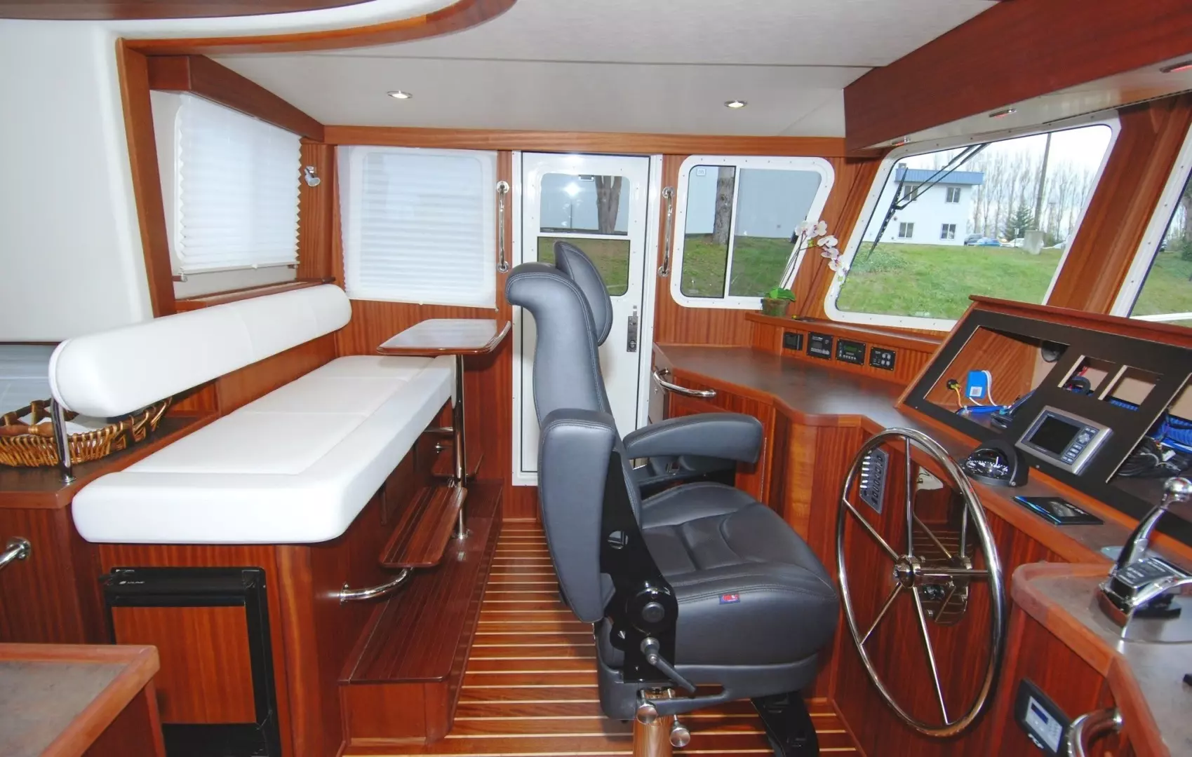 American Tug 485 Yacht For Sale