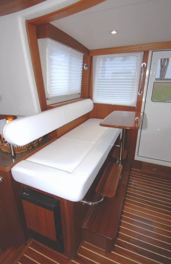 American Tug 485 Yacht For Sale