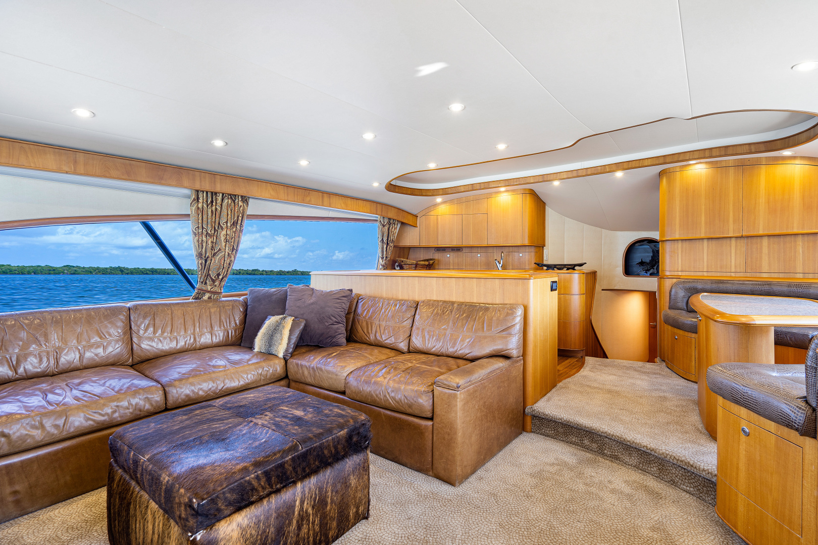 Hit n Run 68ft F amp S Yacht For Sale