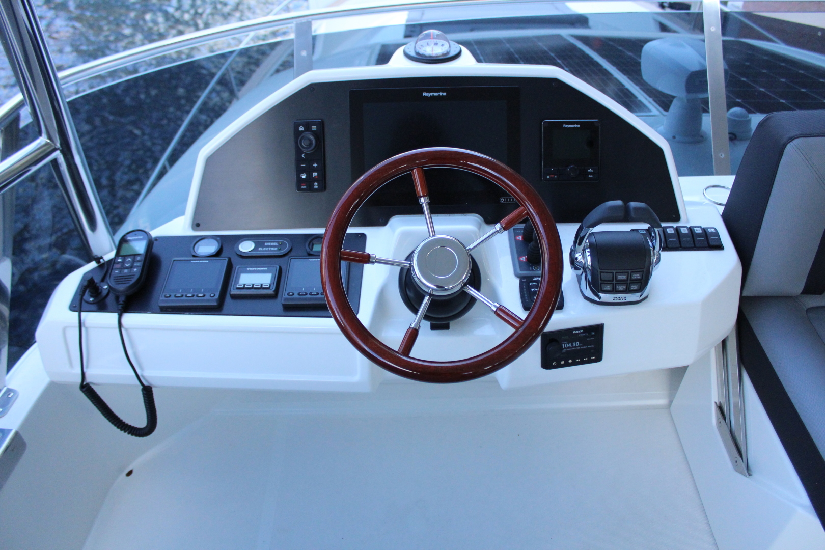 Greenline 48 Hybrid - Photo 36