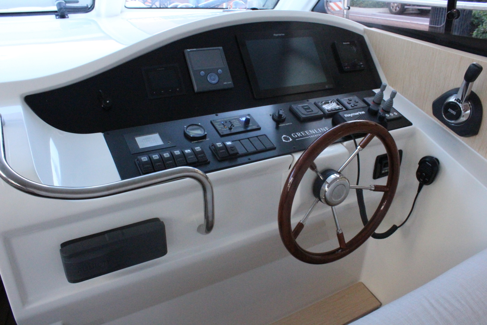 Greenline 33 Hybrid - Photo 10