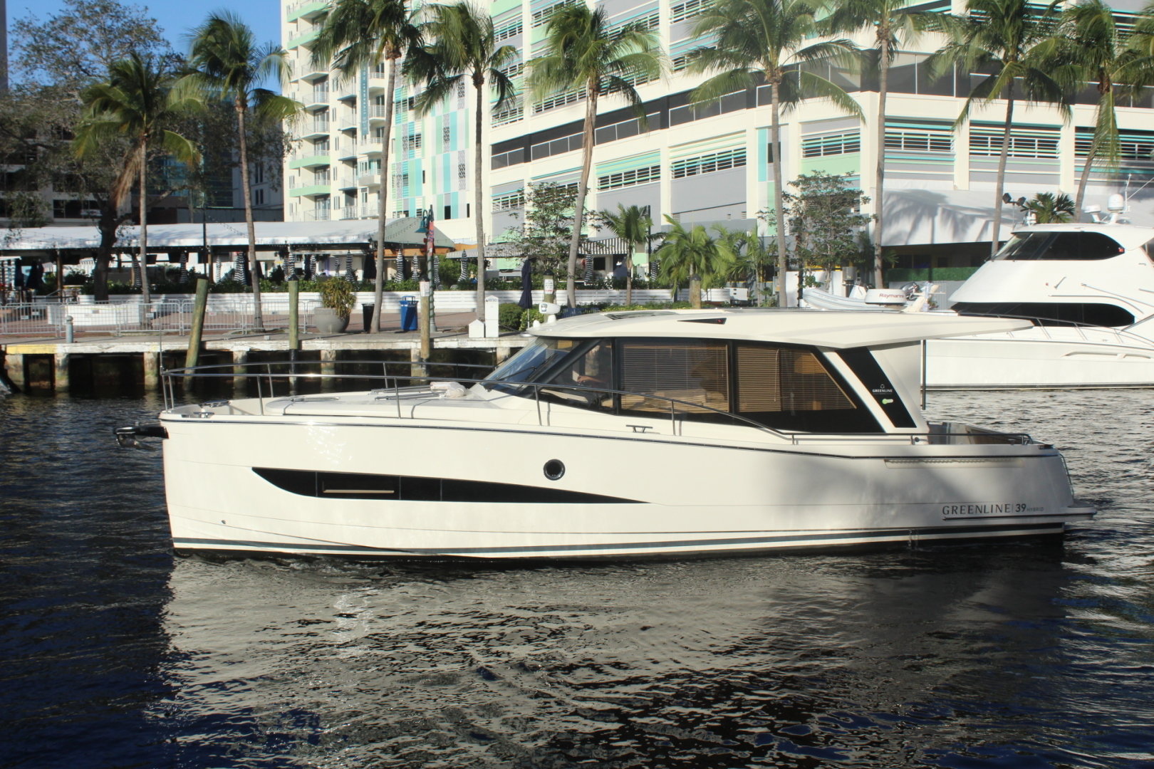 2019 Greenline 39 Hybrid