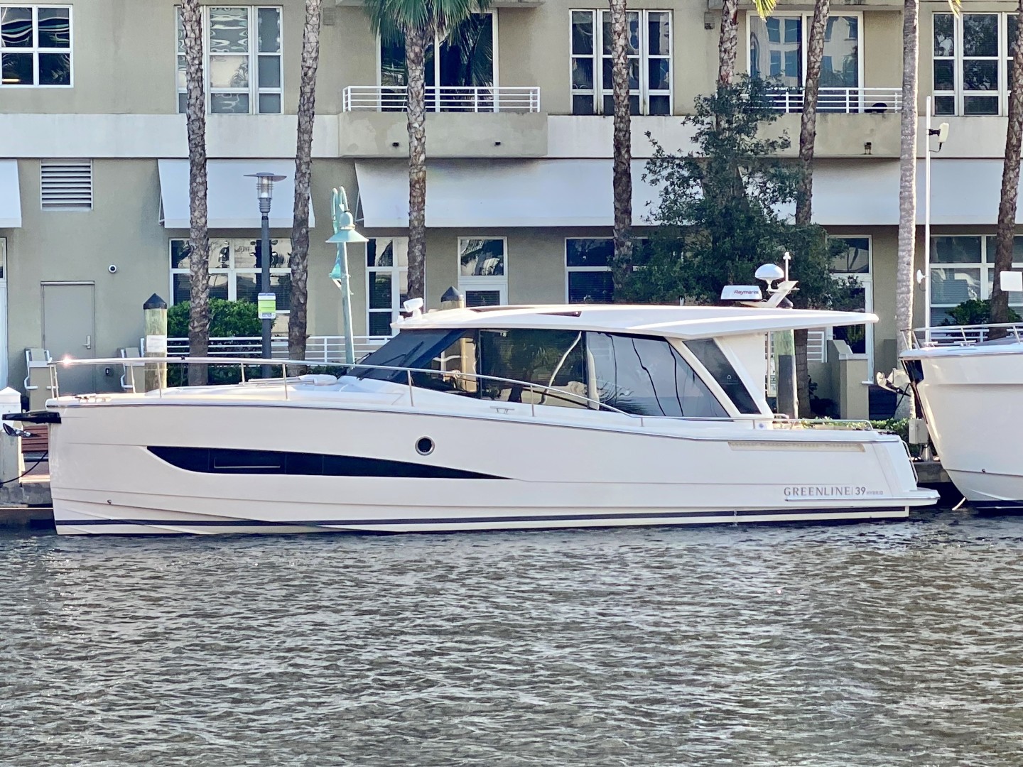 2019 Greenline 39 Hybrid