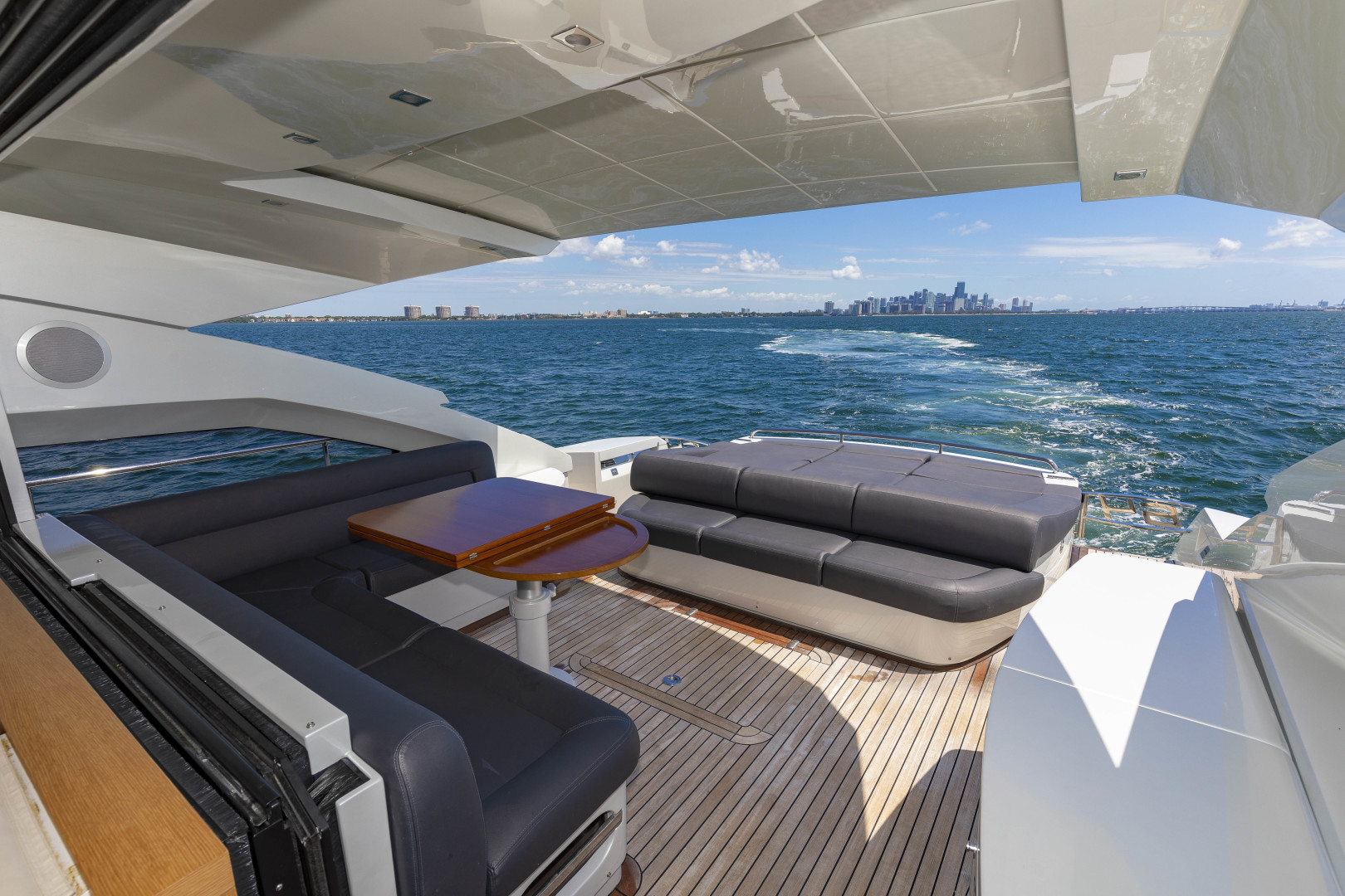 Pershing 64 - Aft Deck