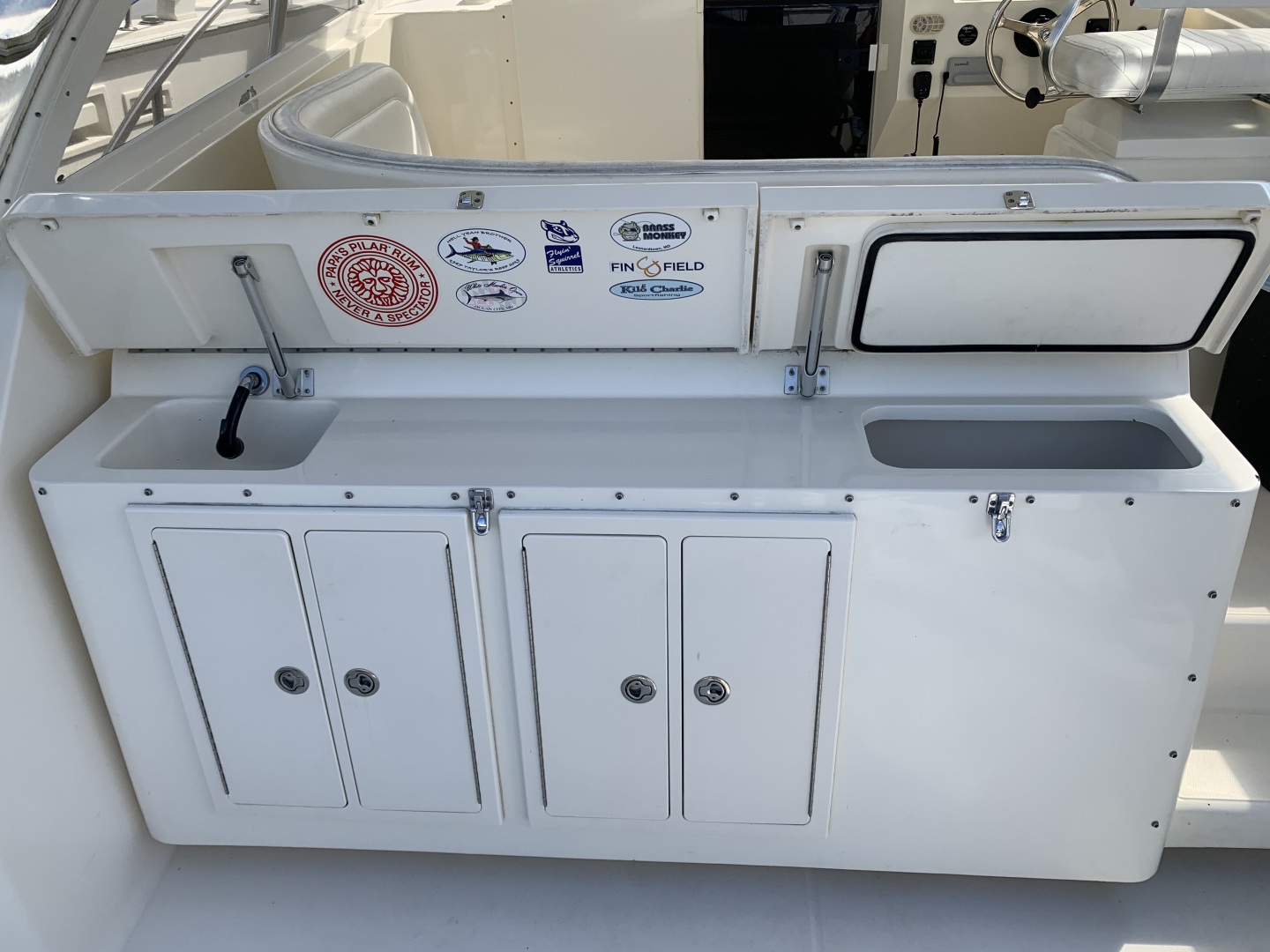 35 ft Carolina Classic 2005 35 Express Brass Monkey Ocean City Maryland