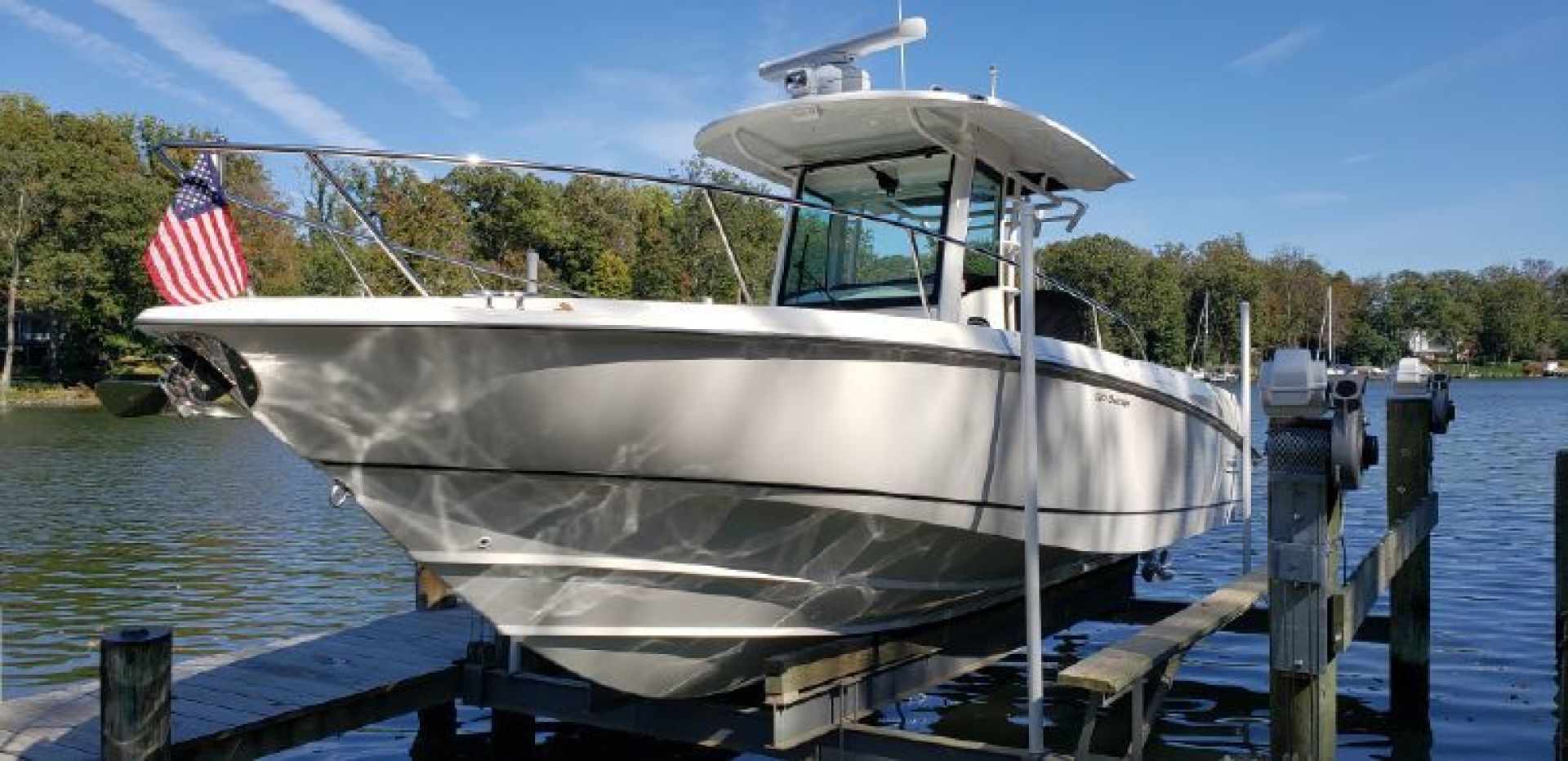 Boston Whaler 320 Outrage — FLIP in FLOPS