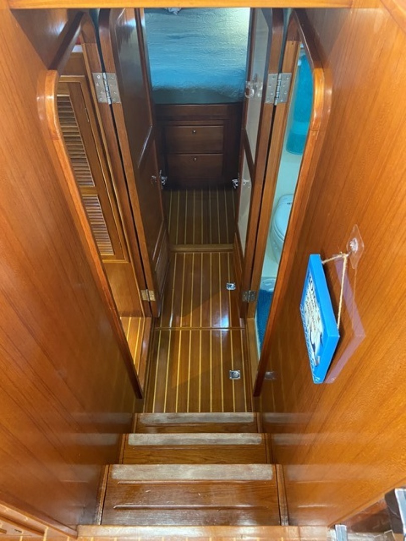 Picure of Apres Sail