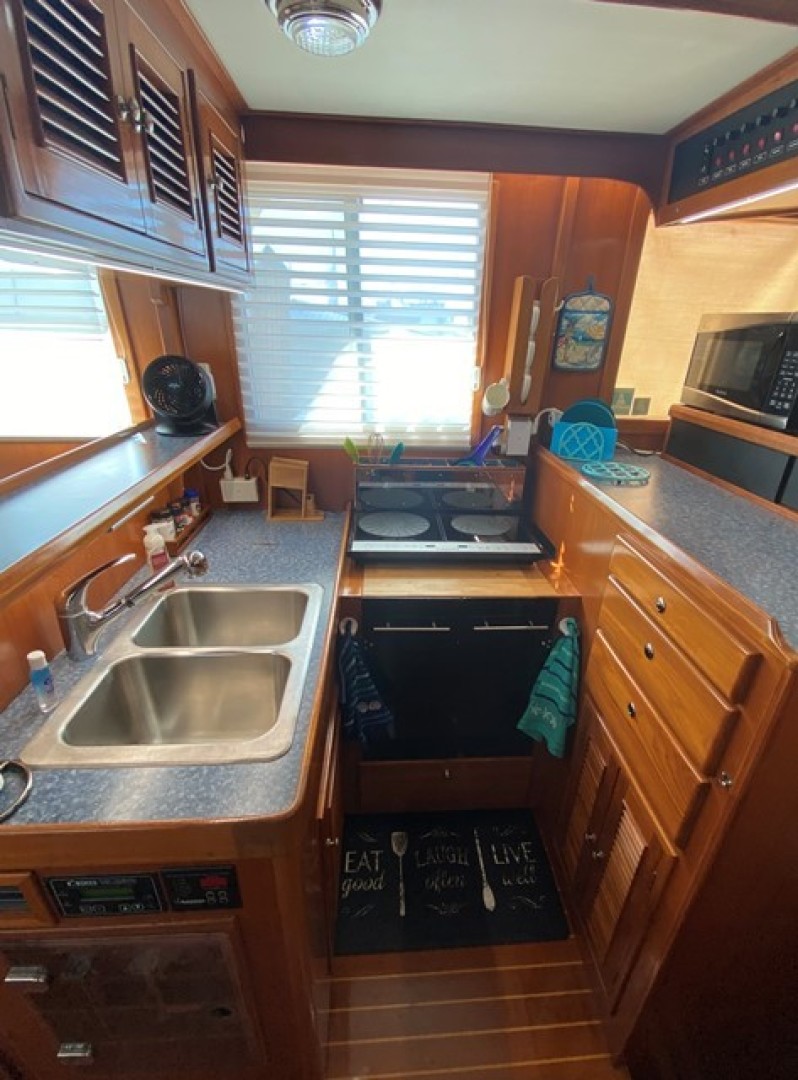 Picure of Apres Sail