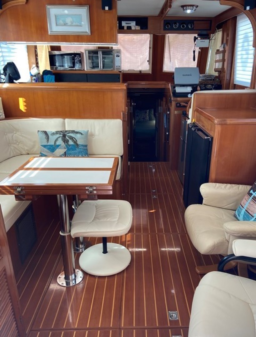 Picure of Apres Sail