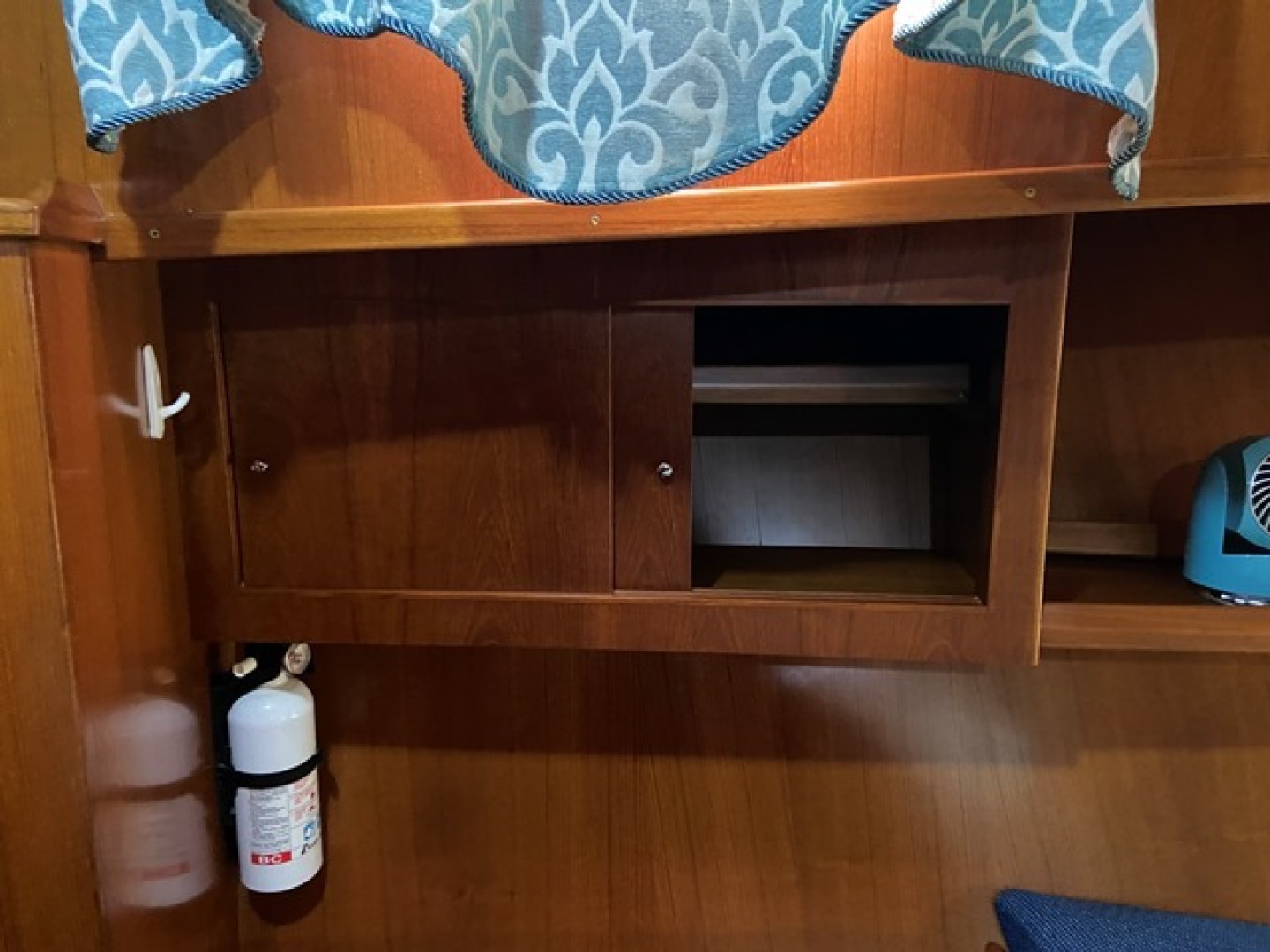 Picure of Apres Sail