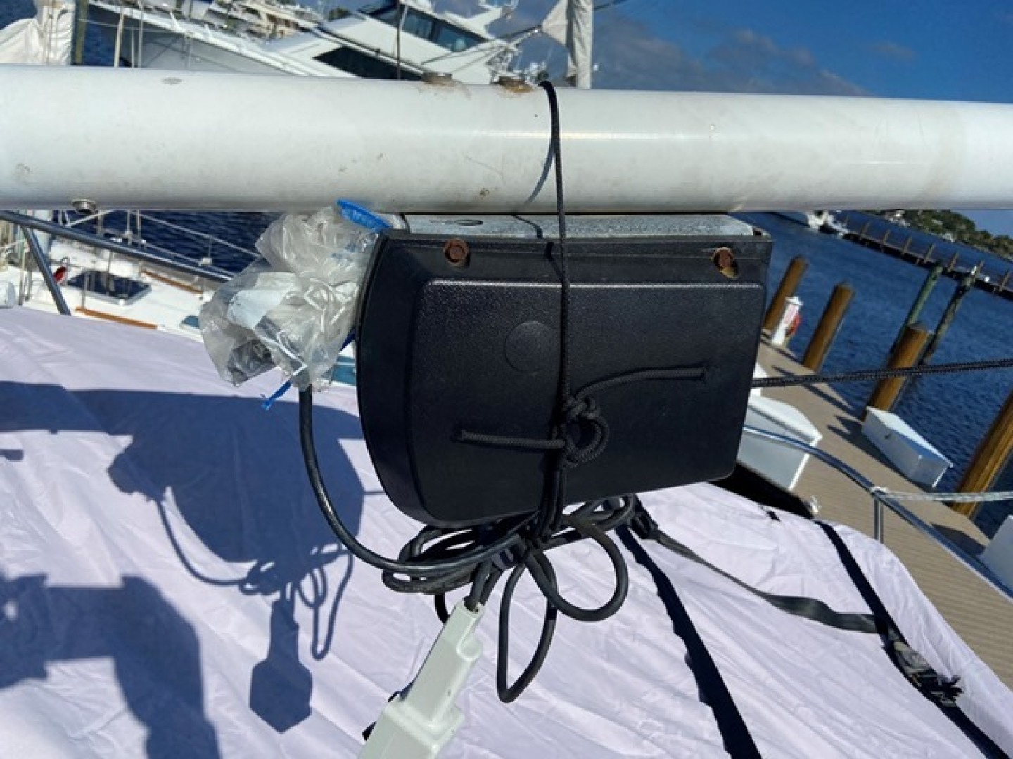 Picure of Apres Sail