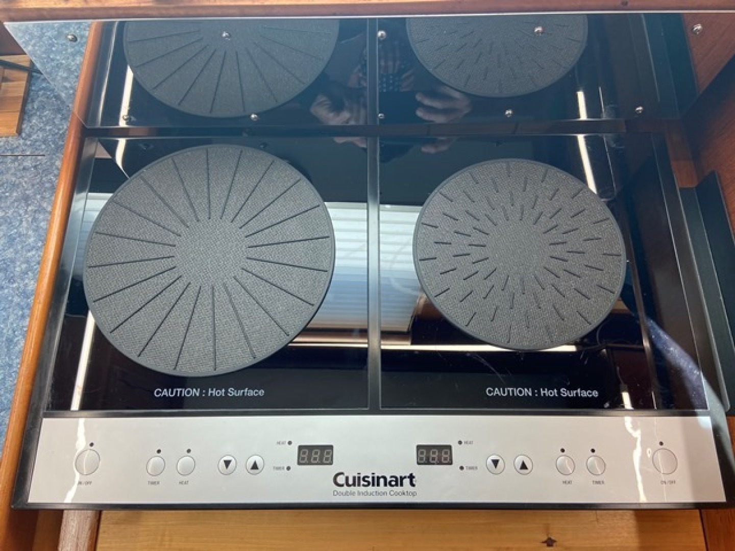 Picure of Apres Sail