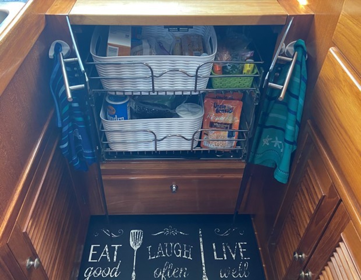 Picure of Apres Sail