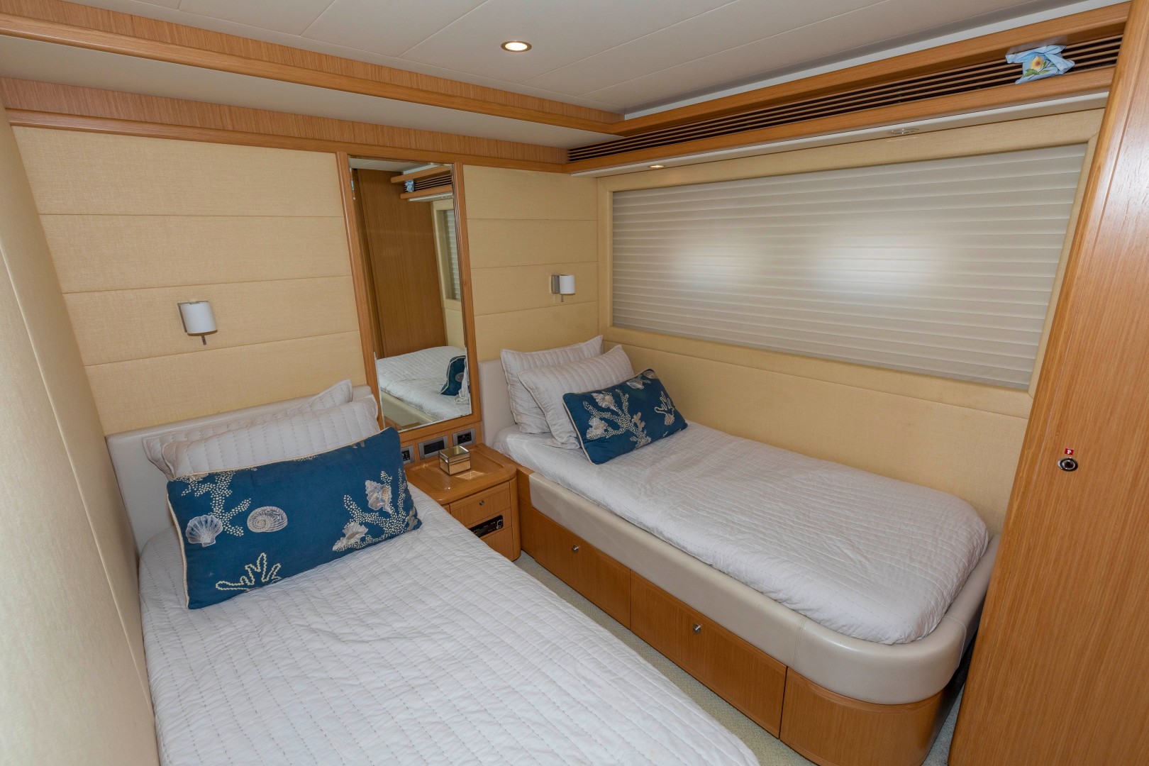 Ferretti 83 - MI RX - Guest Stateroom