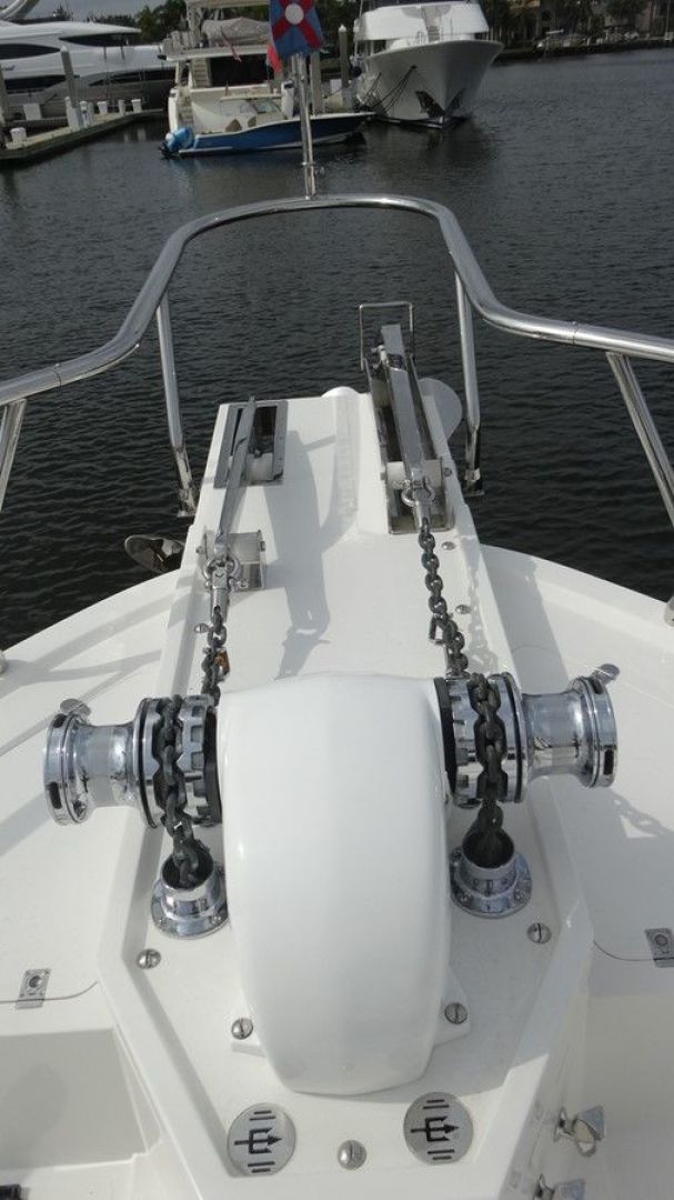 2015 Hampton 68 Endurance Sky Lounge Yacht For Sale Lenora D SI Yachts