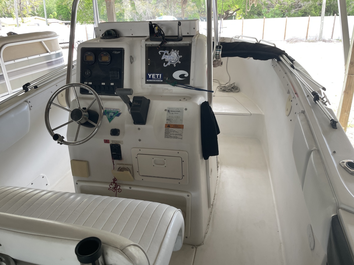 24' 2002 Seaswirl 2301 Striper Tampa Yacht Sales