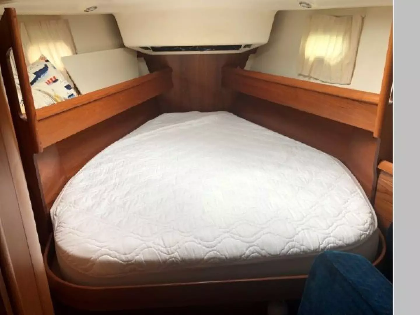 Amoreena  43ft Jeanneau Yacht For Sale Amoreena  43ft Jeanneau Yacht For Sale