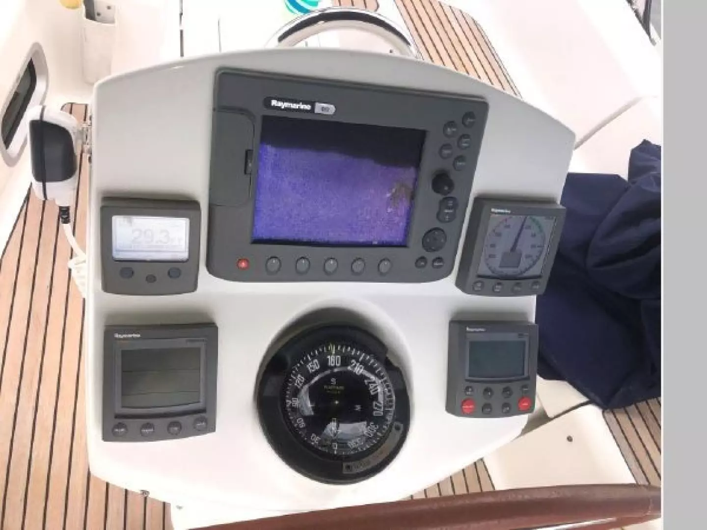 Amoreena  43ft Jeanneau Yacht For Sale Amoreena  43ft Jeanneau Yacht For Sale