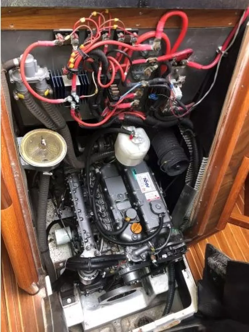 Amoreena  43ft Jeanneau Yacht For Sale Amoreena  43ft Jeanneau Yacht For Sale