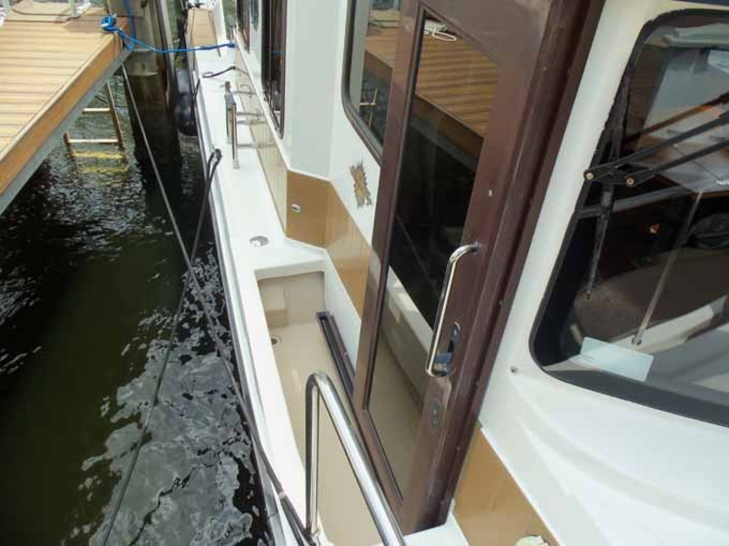 POUR HOUSE 31ft Ranger Tugs Yacht For Sale