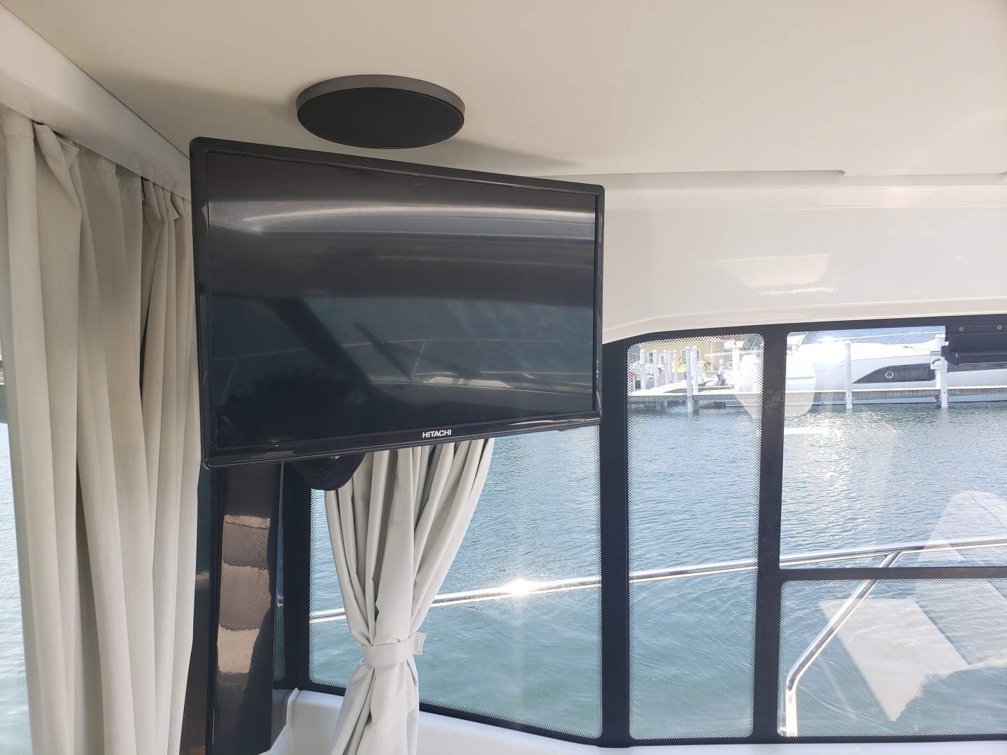 2019 33 Jeanneau Express - Salon TV