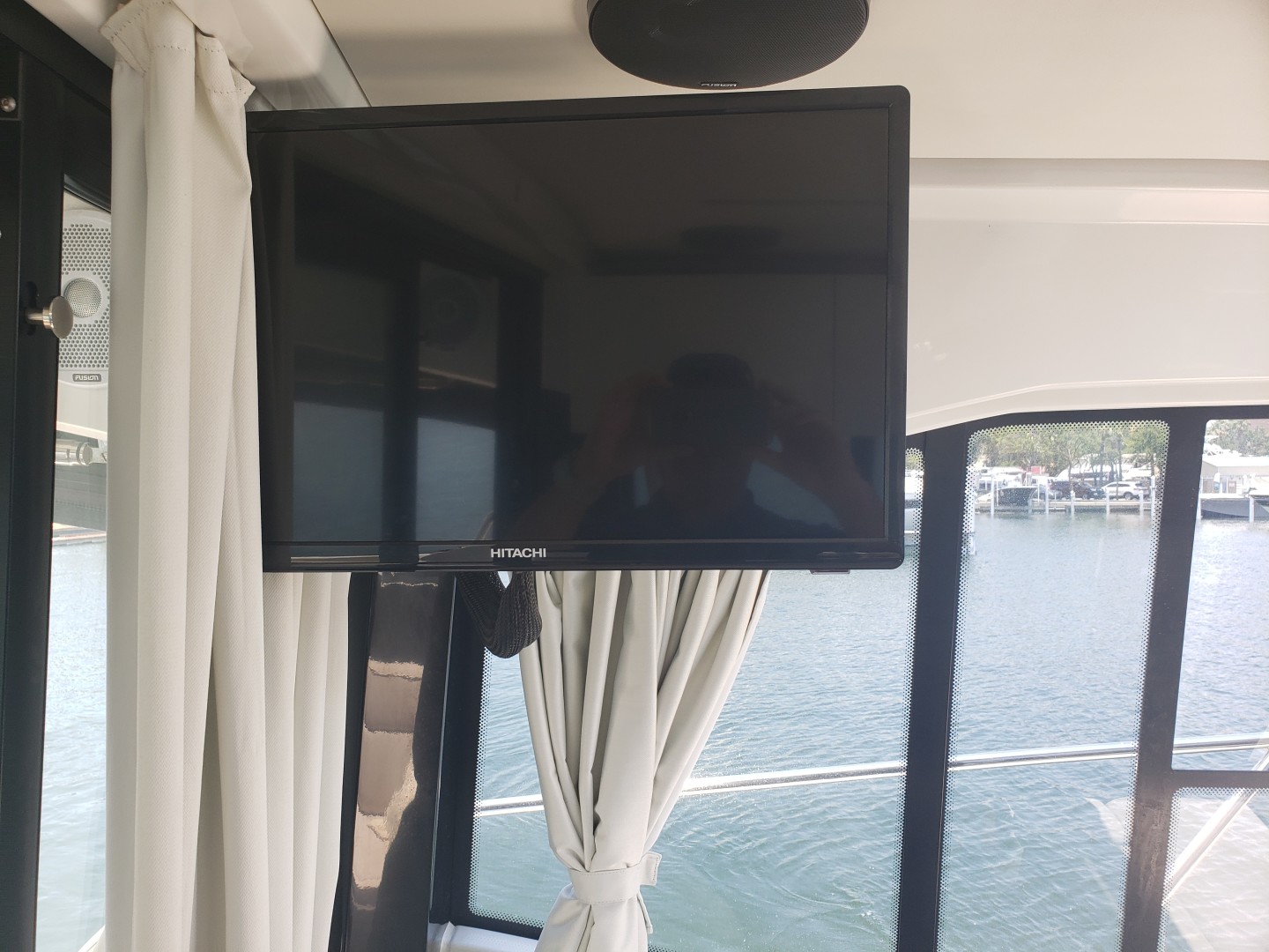 2019 33 Jeanneau Express - Salon TV