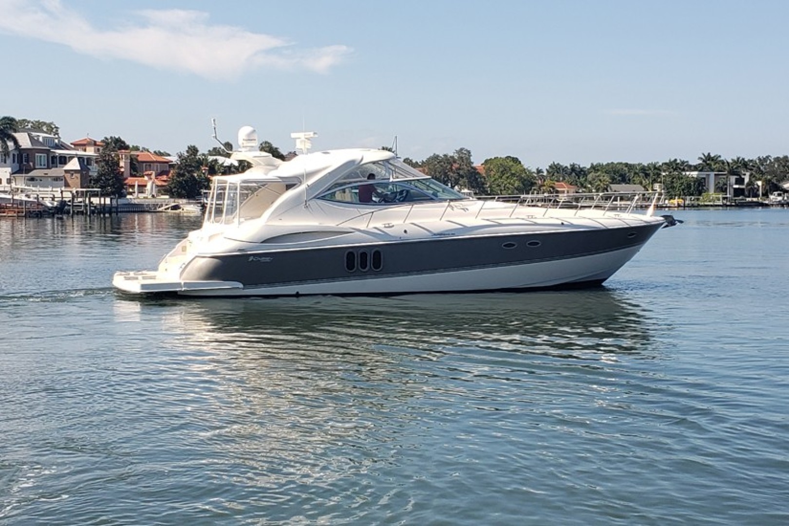 Used Cruisers Yachts 52' 520 Express For Sale In Florida Help Me