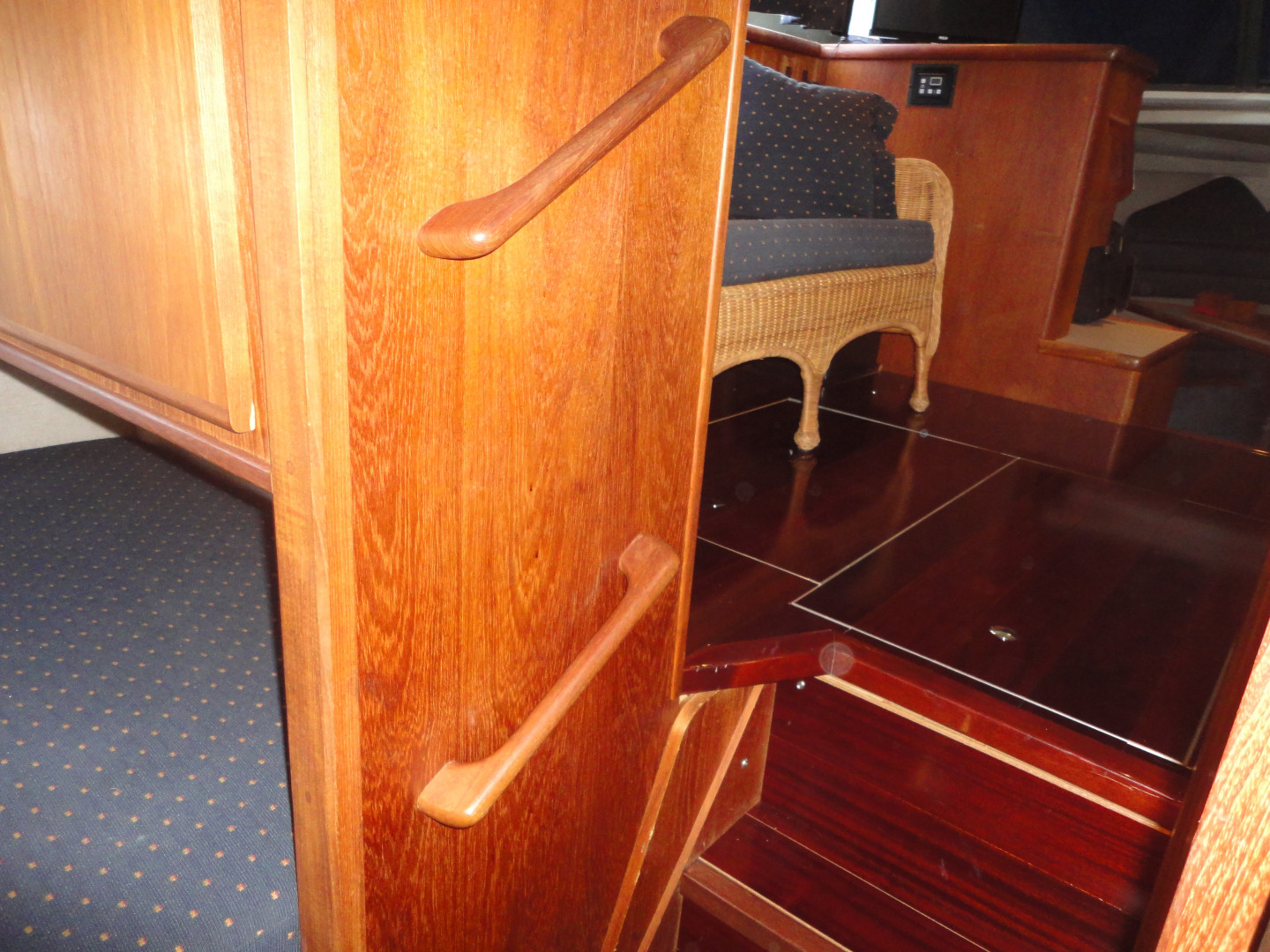 Picure of Buy The Sea