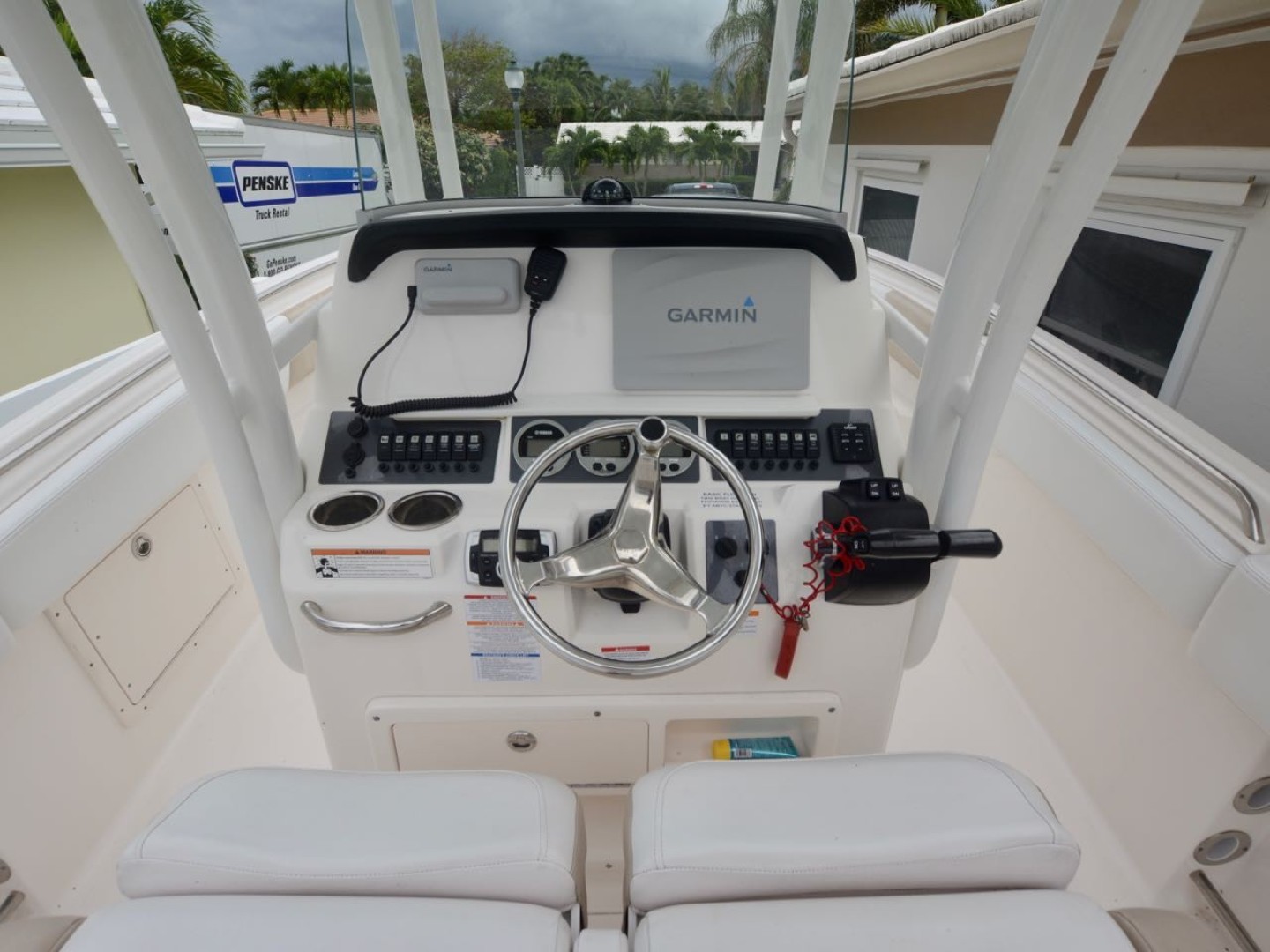 2018 Robalo 