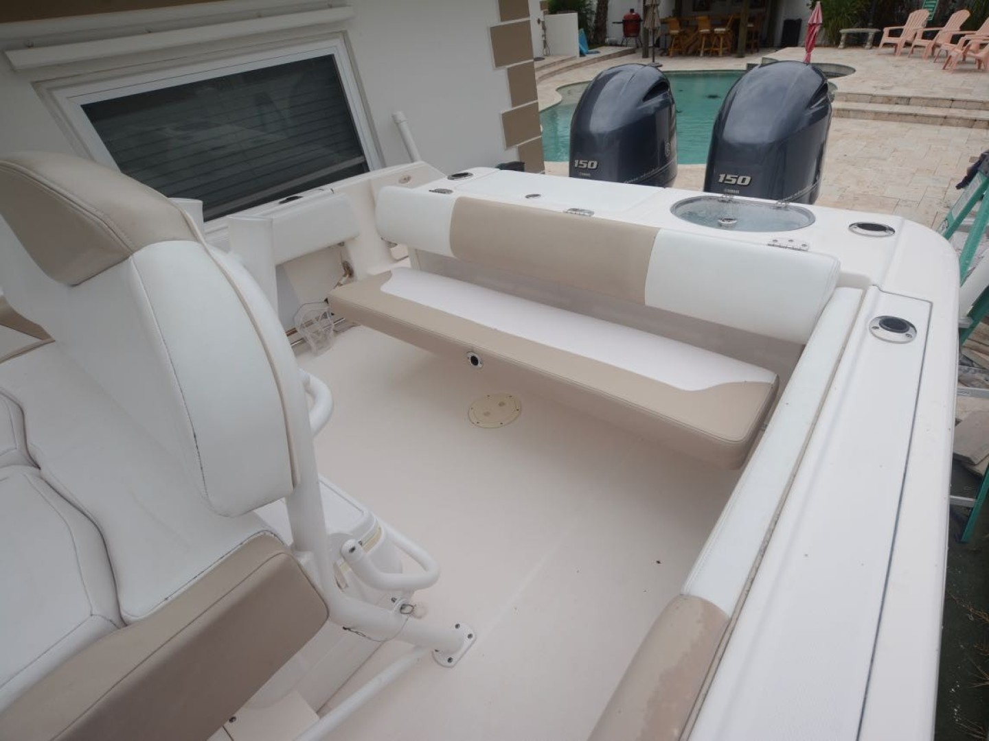 2018 Robalo 