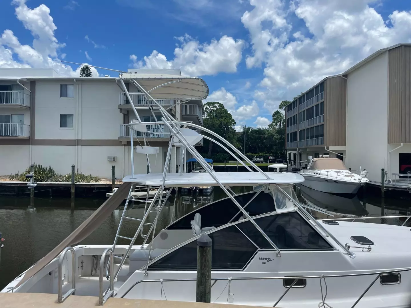 2003 Mainship 34 Pilot Rum Runner with Marlin Tower