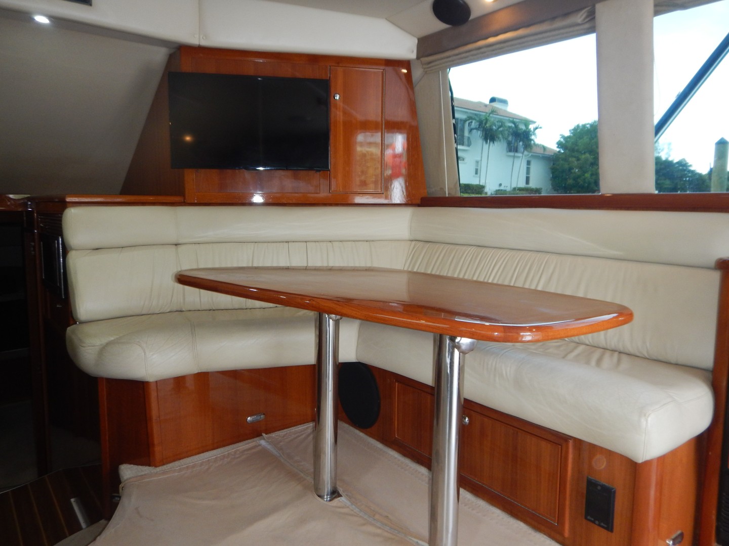 Riviera 42 - No Worries Mate II - Dinette