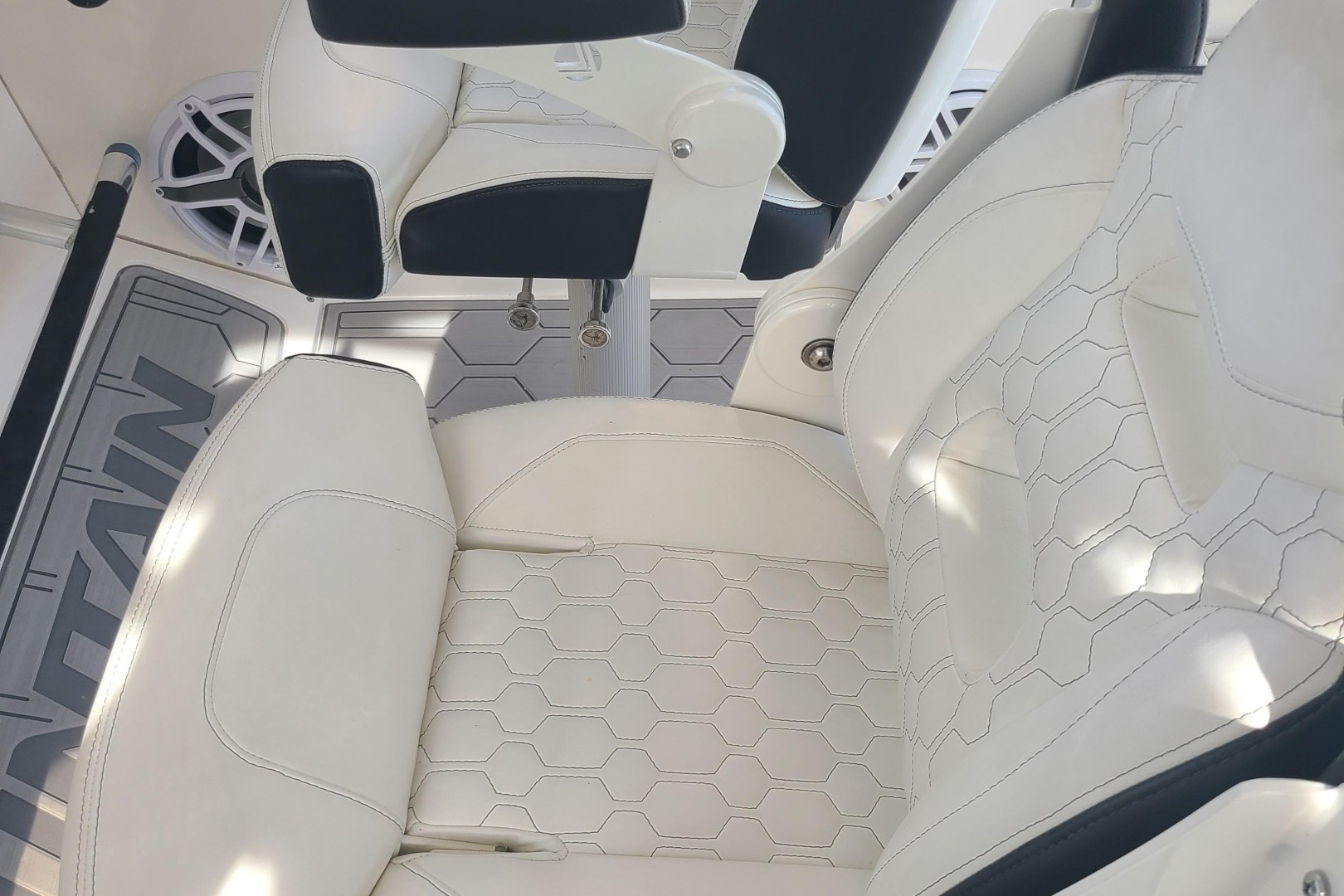 38ft Fountain Yacht For Sale