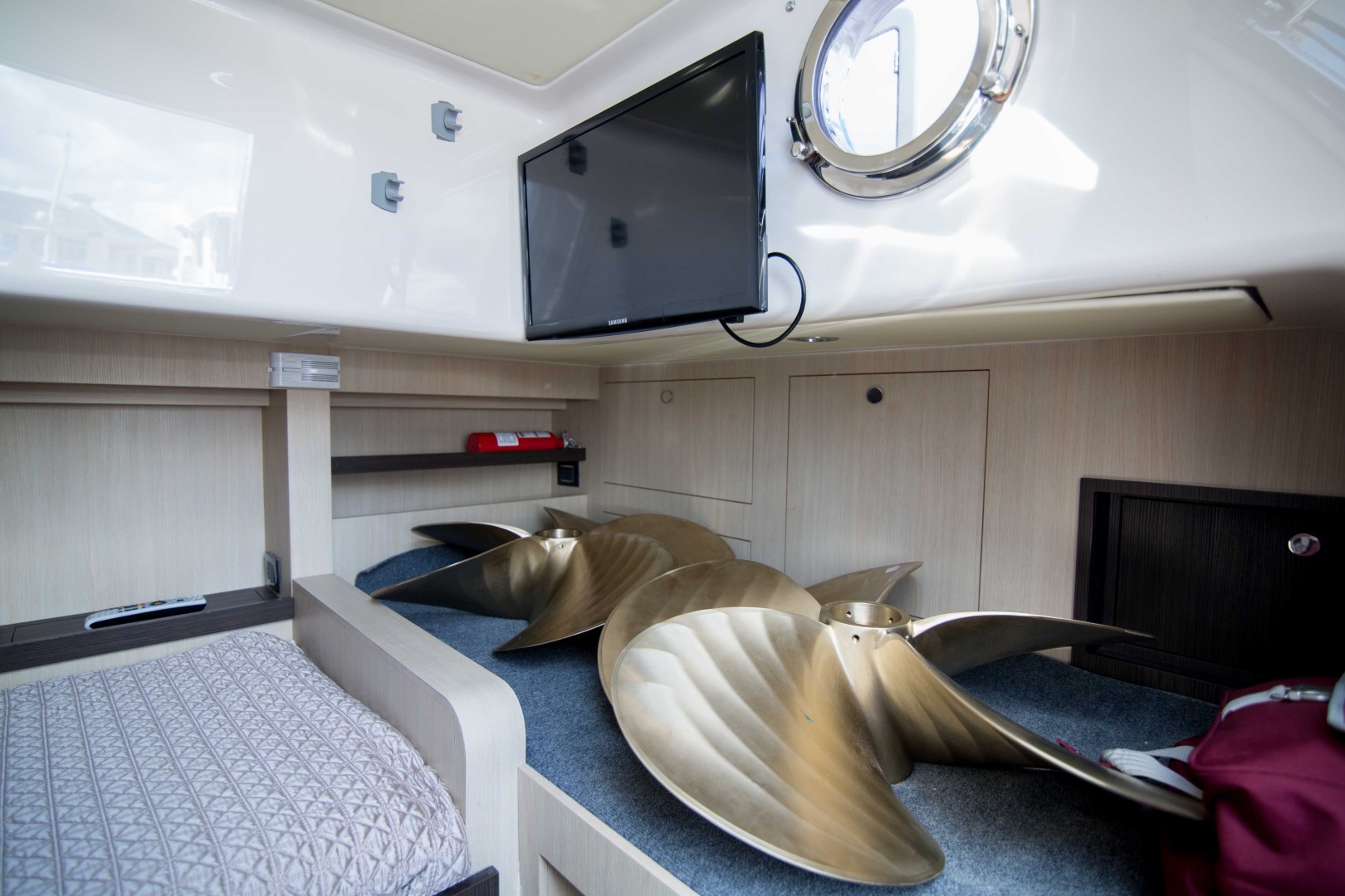 Azimut 66 - Lady M - Crew Cabin
