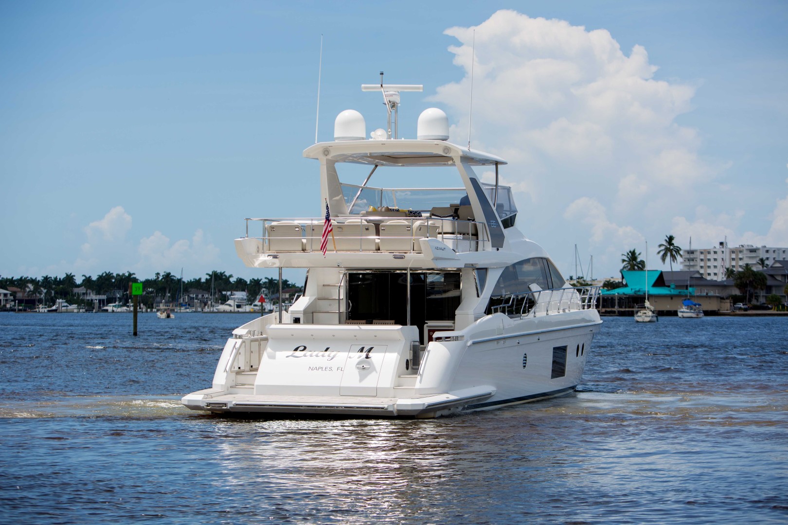 Azimut 66 - Lady M - Exterior Profile
