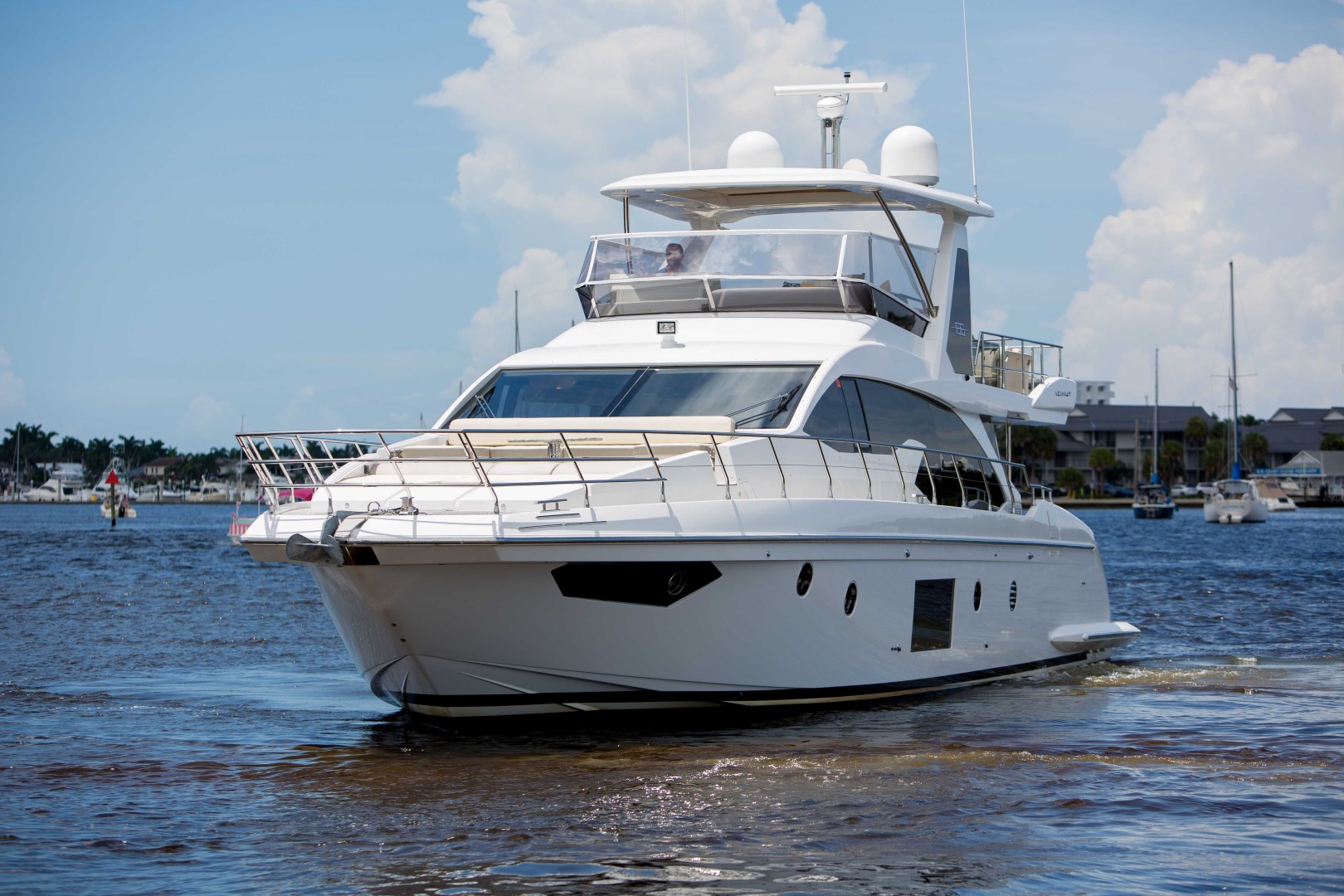 Azimut 66 - Lady M - Exterior Profile