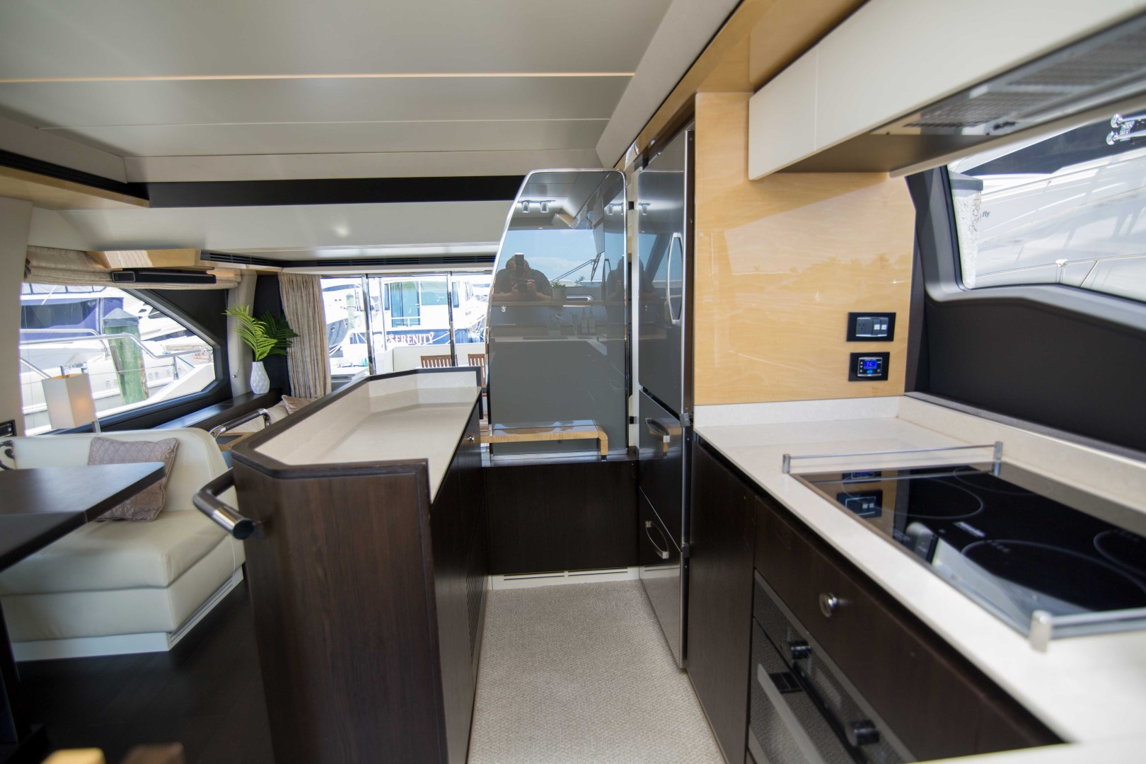 Azimut 66 - Lady M - Galley