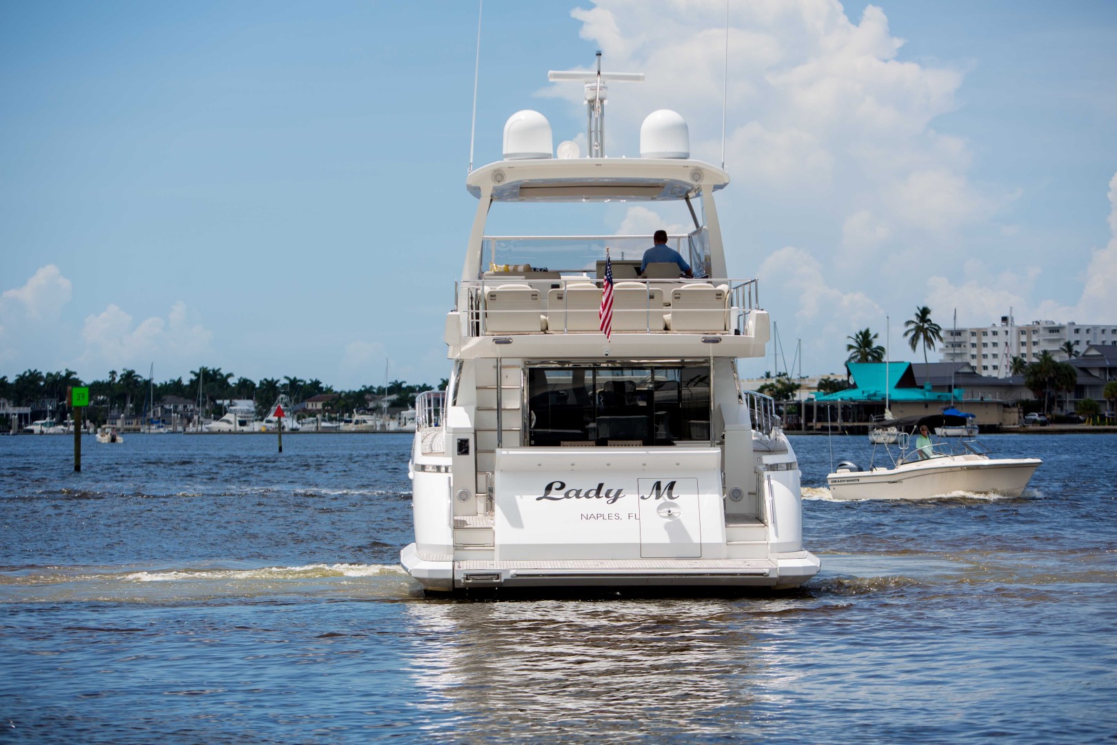 Azimut 66 - Lady M - Exterior Profile
