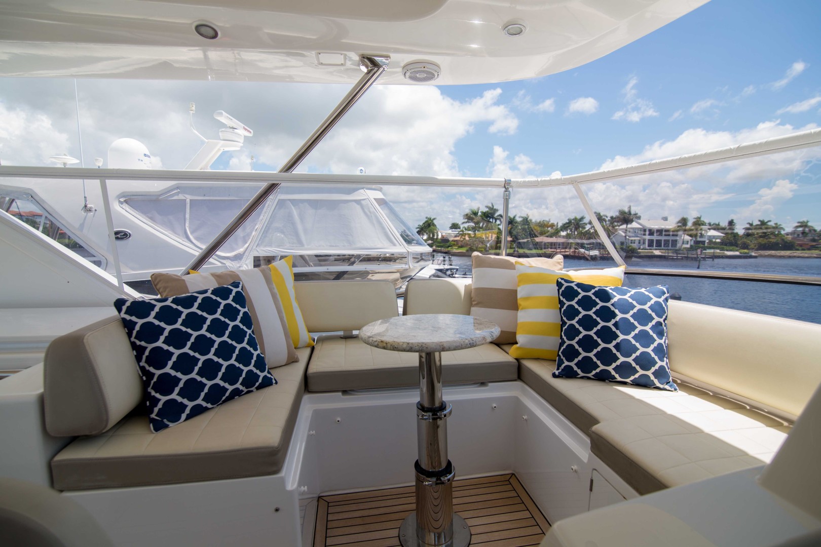 Azimut 66 - Lady M - Flybridge Lounge